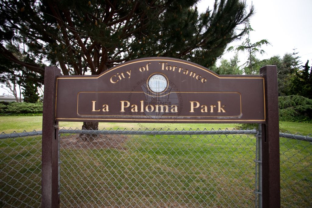 La Paloma PArk Sign