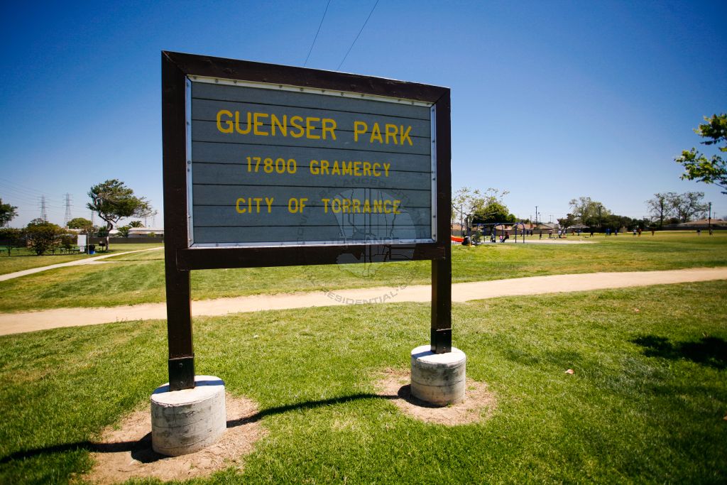 Guenser Park Sign